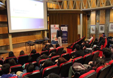 Estudiantes del programa PACE visitan la Universidad - Foto 2