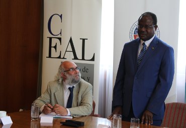 PUCV firma convenio de colaboración con el Instituto Superior de Relaciones Internacionales de Mozambique - Foto 3