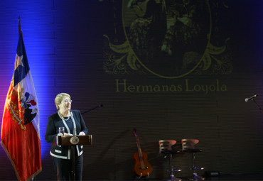 Presidenta Michelle Bachelet presenta disco “Hermanas Loyola” - Foto 1