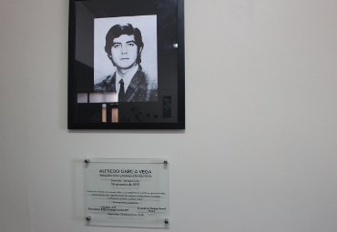 Escuela de Trabajo Social y Colectivo G72 rindieron homenaje a la memoria del ex alumno Alfredo García Vega - Foto 4