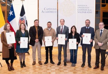 PUCV reconoce a siete destacados y destacadas docentes con ascenso a la categoría titular