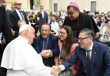 Gran Canciller y rector PUCV encabezan delegación en Santa Sede