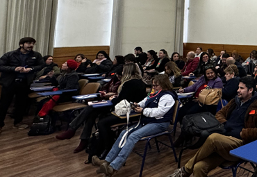 PUCV desarrolla taller "Sentido de Vida" con docentes del sistema escolar