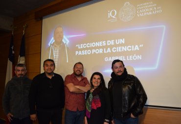 Experto acerca la ciencia a la comunidad en aniversario del Instituto de Química de la PUCV