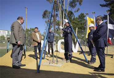 Colocan primera piedra de futuro Campo Deportivo y Escuela de Educación Física de la PUCV