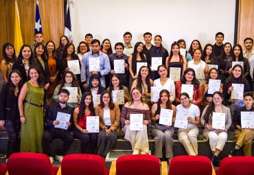 PUCV certificó a primera generación de estudiantes “Agentes de Cambio”