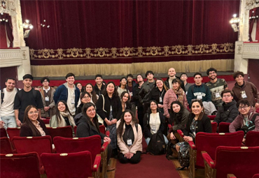 Estudiantes vivieron la experiencia de la ópera en el Municipal de Santiago