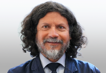 Rodrigo Saavedra inicia segundo periodo como decano de la Facultad de Arquitectura y Urbanismo