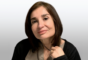 Académica recibe importante reconocimiento internacional por su trabajo en dermocosmética