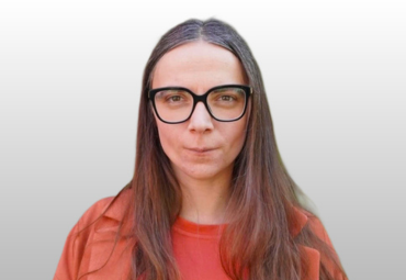 Profesora Amalia Cross inaugura exposición en el Museo de la Solidaridad