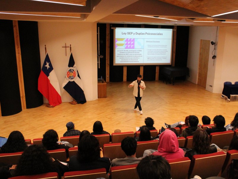 Seminario sobre psicología educacional reunió a estudiantes en la PUCV