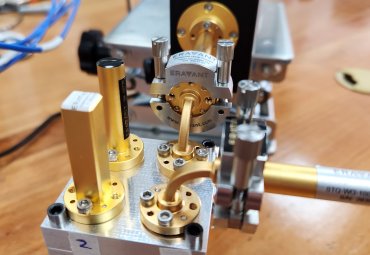 Investigan materiales artificiales para transmitir datos a velocidades sin precedentes