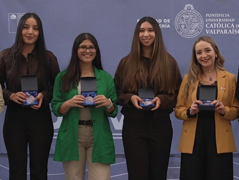 Reconocen a las mujeres estudiantes de Ingeniería y dan bienvenida a nuevas alumnas