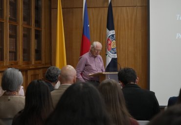 Destacado investigador ofreció conferencia sobre polarización, posverdad y el estado de la esfera pública