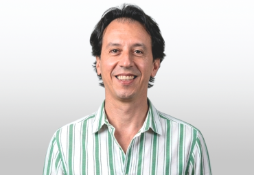 Carlos Herrera: El ingeniero mecánico que descifra la evidencia desde la PDI