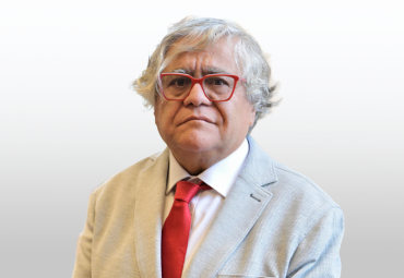 Destacado académico corona larga trayectoria con Doctorado Honoris Causa