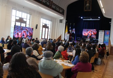 PUCV y SENAMA realizan conversatorio sobre la Ley Integral de Envejecimiento Digno, Activo y Saludable