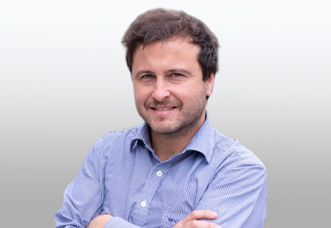 Académico Juan de Dios Oyarzún asume la dirección del Doctorado en Educación