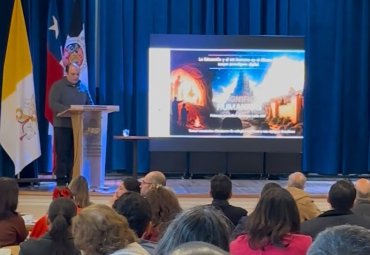 Abordan los desafíos de la educación frente al nuevo paradigma digital