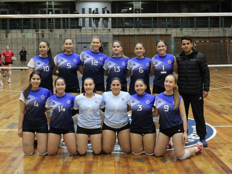 Vóleibol PUCV se prepara para Campeonato Nacional Universitario