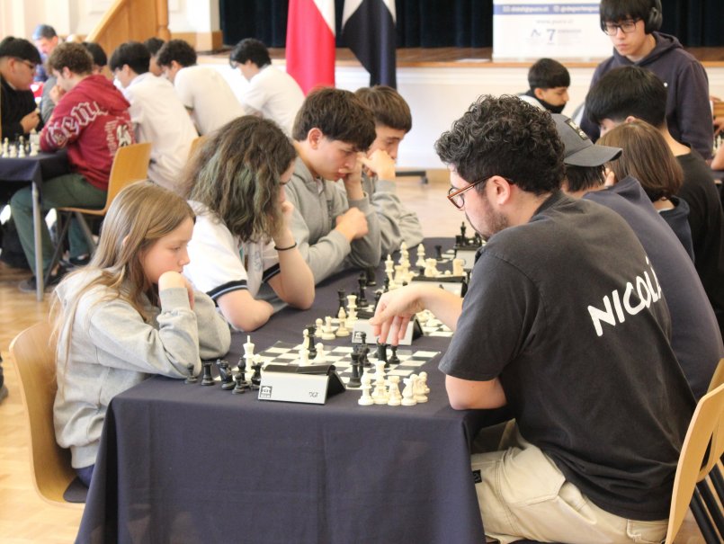 Más de 80 participantes en cuarto Encuentro de Ajedrez por equipos en la PUCV