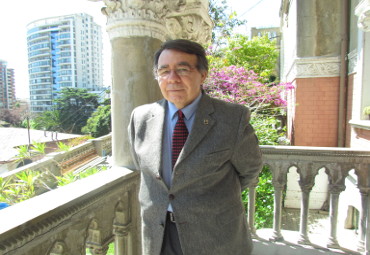 Ex alumno del Instituto de Historia publicó libro sobre el desarrollo comercial y naviero en el Chile Republicano