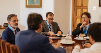 Profesor Daniel Goya participa en reunión con Ministro Andrés Couve