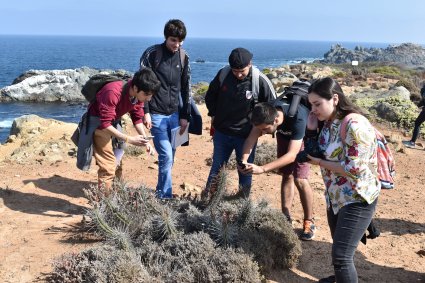 Estudiantes de primer año realizan salida a terreno a Bioparque Puquén en Los Molles