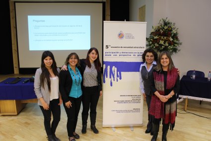 Profesora Ximena Besoain expuso en encuentro “Participación y Democracia en la PUCV desde una perspectiva de género”