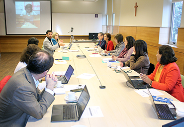 Comisión de Fortalecimiento de Pedagogías del CRUCH sesiona en PUCV Santiago