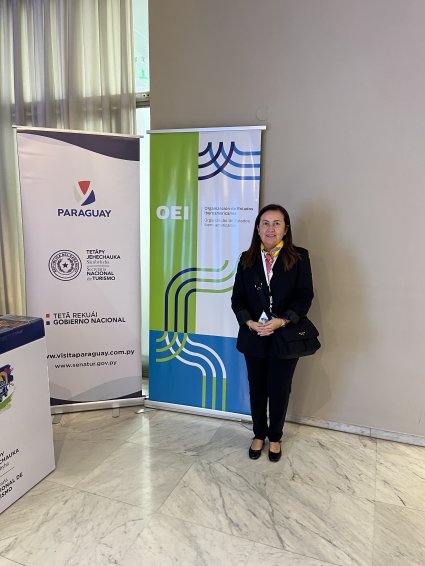 Profesora Claudia Poblete participa en Conferencia Internacional de las Lenguas Portuguesa y Española en Paraguay