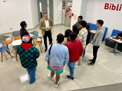 Delegación de la P. Universidad Católica de Ecuador visitó ENE PUCV