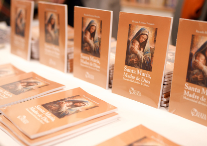 Lanzamiento del libro "Santa María, Madre De Dios. Maternidad divina de María"