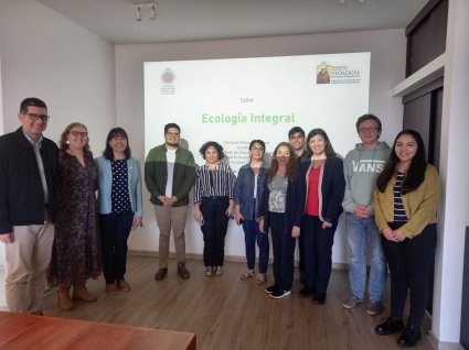 "Ecología Integral": Profesora Carmen Márquez participó en taller de la Pastoral PUCV