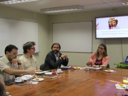 Equipo directivo recibió a Monseñor Mario Salas, Obispo Auxiliar de Valparaíso