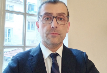 Profesor Jorge Larroucau realizó estancia de investigación en Sciences Po, Francia