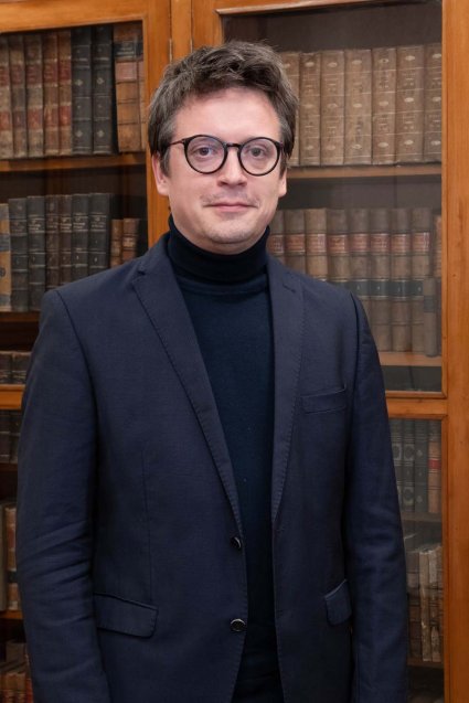 Académicos de la Facultad de Teología participan en innovador proyecto artístico-espiritual inspirado en Gabriela Mistral