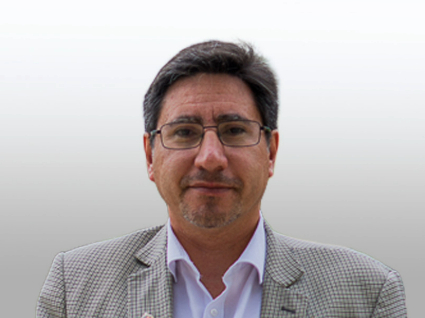 Profesor Fernando Torres asume como presidente del Capítulo Académico