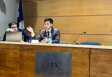 Estudiante de Derecho PUCV participó en el I Congreso Nacional de Ayudantes de Enseñanza Clínica y Práctica del Derecho en la Universidad de Chile