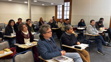 Docentes de Formación Fundamental proyectan segundo semestre 2025 y avanzan en renovación curricular