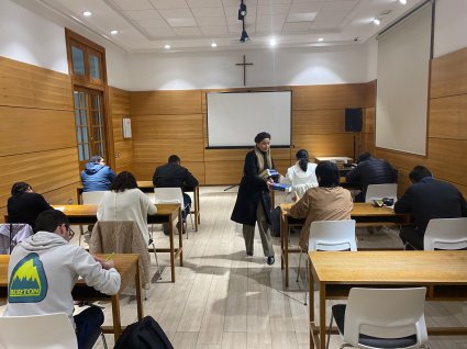 Estudiantes de Licenciatura en Derecho Canónico finalizan su tercer semestre en la PUCV