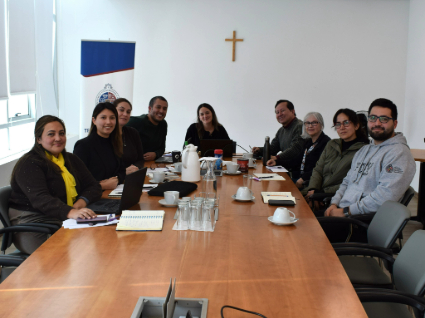 Escuelas abordan nueva normativa para campos clínicos