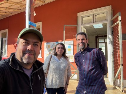 Visita del profesor Martín Pérgola al Laboratorio de Didáctica de la Química
