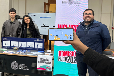 Derribando barreras comunicacionales: PICTOS PUCV presente en periodo de matrículas priorizadas