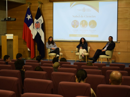 Facultad realiza conversatorio sobre Premios Nobel 2025