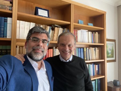 Profesor de la Facultad de Teología se reune con autoridades de la Santa Sede