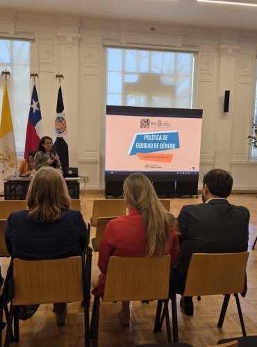 PUCV avanza en la socialización de su Política de Equidad de Género con jornada dirigida al profesorado