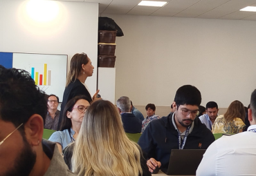 Escuela de Comercio fortalece proyectos de Vinculación con el Medio en jornada estratégica PUCV