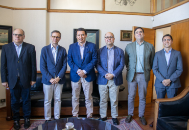 Destacado académico español visita la Facultad de Derecho PUCV en el marco de colaboración con el Congreso Nacional