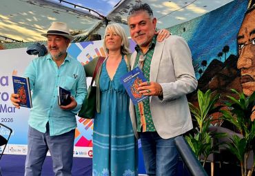 Libro “Manifiesto. Barca del Nosotros” fue presentado en la Feria del Libro de Viña del Mar por académico del Instituto de Filosofía PUCV